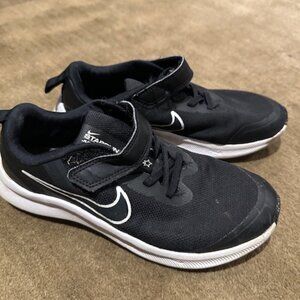 Nike size 3 youth running shoes